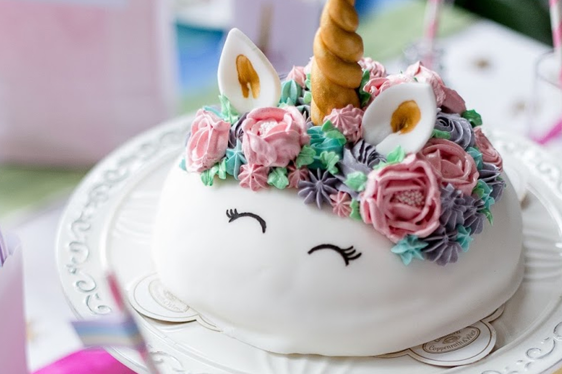 Diese Einhorn-Torte hat ein „cooles Geheimnis“!
