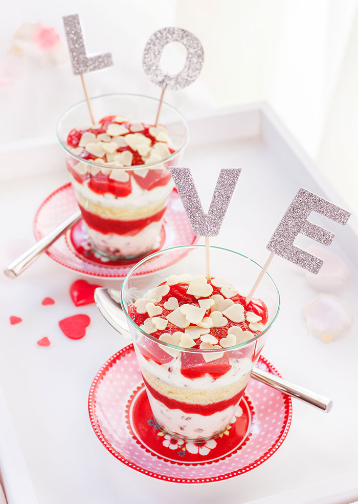 Dessert im Glas als Alternative zum Kuchen für den Valentinstag