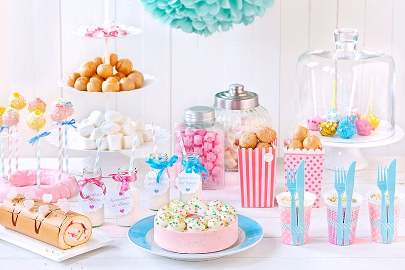Ideen und Anleitung für Babyparty Kuchen und Dekoration zum selber machen