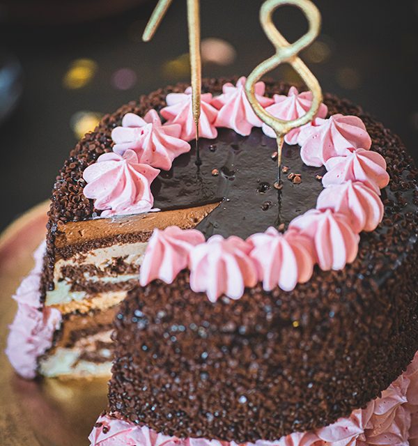 Torte zum 18. Geburtstag: Schokoladentorte mit Wunderkerzen 19