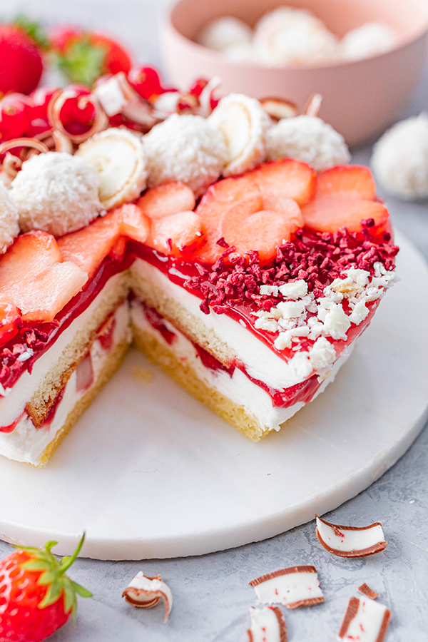 Erdbeer-Torte mit Raffaello® selber machen » Rezept &amp; Anleitung