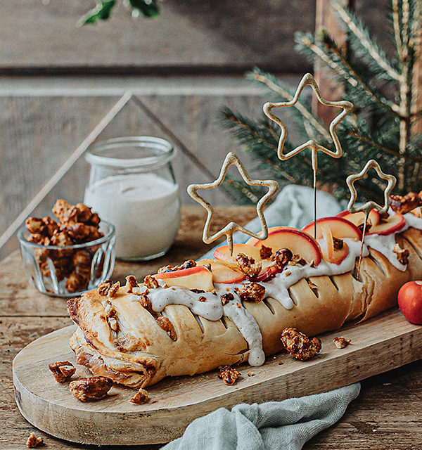 Veganes Weihnachtsrezept: Apfelstrudel mit Cashew-Vanillesoße 1