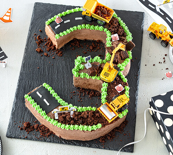 Bagger-Torte: Einfacher Baustellen-Geburtstagskuchen 7